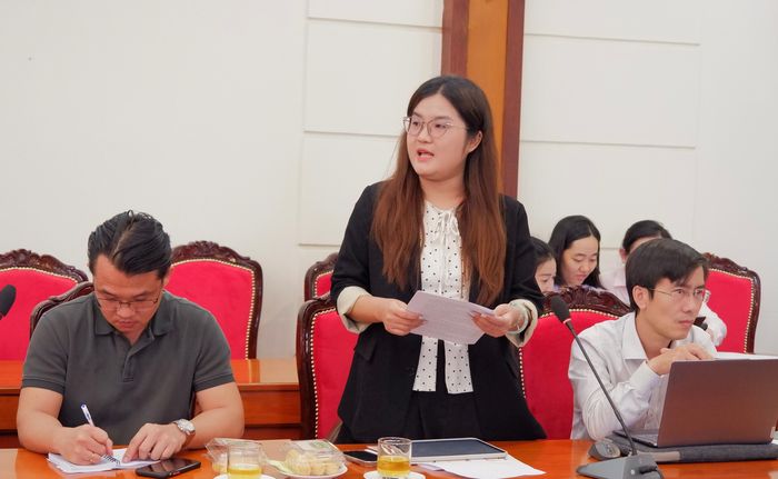 Các đại biểu cho rằng cần tiếp tục hoàn thiện hành lang pháp lý cho hoạt động đưa người lao động đi làm việc ở nước ngoài nhằm bảo đảm quyền lợi người lao động. Ảnh: Hoa Lê