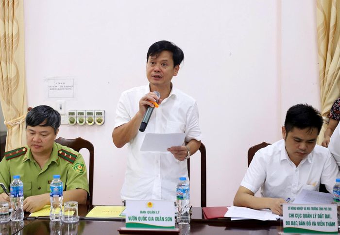 Đại diện lãnh đạo xã Xuân Đài, xã Lai Đồng và Ban Quản lý Vườn Quốc gia Xuân Sơn phát biểu tại buổi làm việc.