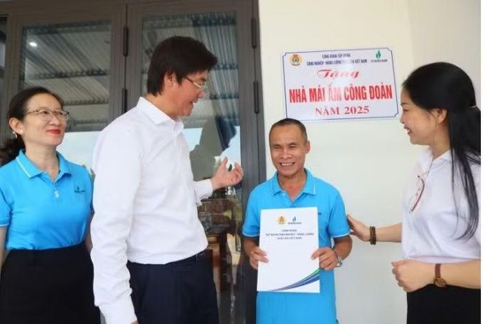 Công đoàn Petrovietnam trao “Mái ấm Công đoàn”, lan tỏa tinh thần sẻ chia đến người lao động tại miền Trung
