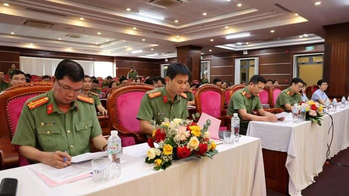 Đại diện lãnh đạo các đơn vị thuộc Bộ Công an và Công an TP Đà Nẵng tại buổi khai mạc lớp tập huấn.