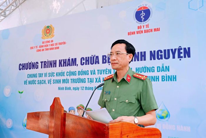 Phó Giám đốc Công an tỉnh Ninh Bình Mai Đại Trưng phát biểu tại chương trình.