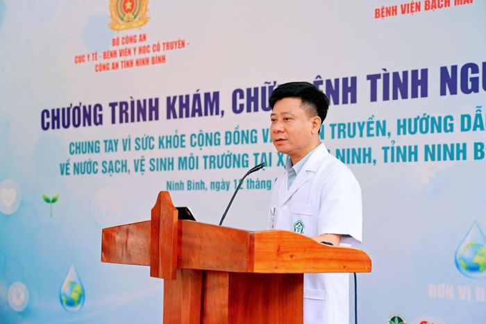 Bác sỹ Nguyễn Tuấn Tùng, Phó Giám đốc Bệnh viện Bạch Mai phát biểu tại chương trình.