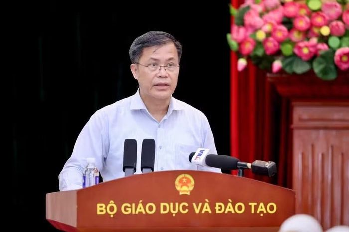 Ông Lê Mỹ Phong, Phó Cục trưởng Cục Quản lý chất lượng thông tin tại buổi họp báo.