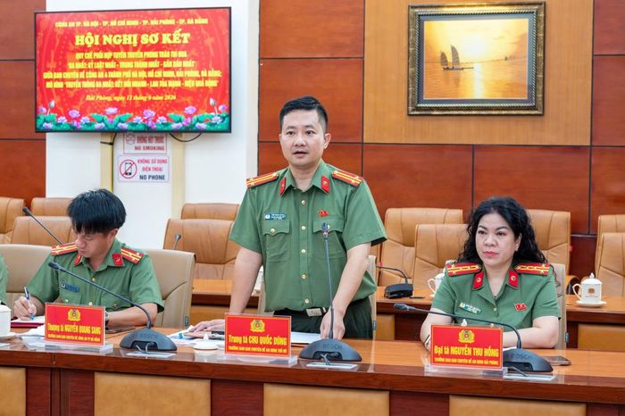 Trung tá Chu Quốc Dũng, Trưởng ban Biên tập An ninh Thủ đô phát biểu tại hội nghị.
