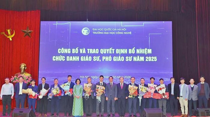 Lễ công bố và trao quyết định bổ nhiệm chức danh giáo sư, phó giáo sư của Trường đại học Công nghệ, Đại học Quốc gia Hà Nội. 