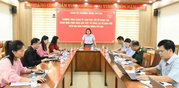 Bí thư Đảng ủy, Chủ tịch HĐND phường Nguyễn Ngọc Hà phát biểu kết luận cuộc họp.