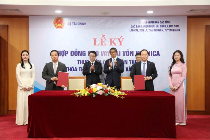  Dự án phát triển cơ sở hạ tầng thích ứng với biến đổi khí hậu để hỗ trợ sản xuất cho đồng bào dân tộc tỉnh Cao Bằng có tổng mức đầu tư 299 tỷ đồng.