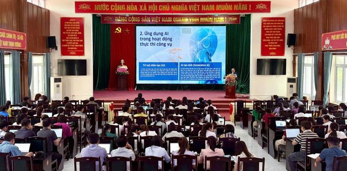 Sở Khoa học và Công nghệ tổ chức tập huấn bồi dưỡng kỹ năng số cho cán bộ, công chức, viên chức xã Đông Khê.