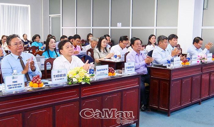Lãnh đạo Trung ương, tỉnh, các sở, ngành, địa phương, chuyên gia, nhà khoa học và doanh nghiệp tham dự hội thảo.
