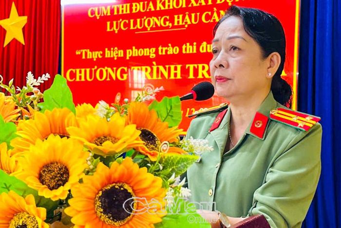 Thượng tá Trịnh Thu Trang, Phó Thủ trưởng Cơ quan Ủy ban Kiểm tra Đảng ủy Công an tỉnh, phát biểu tại chương trình.