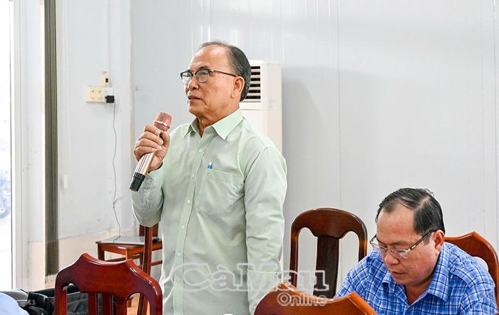 Ông Nguyễn Toàn Ân (cử tri ấp Ninh Lợi) phản ánh một số hộ dân còn nuôi heo, xây dựng cầu tiêu trên sông gây ô nhiễm môi trường; tình trạng hát karaoke bằng loa kéo gây ô nhiễm tiếng ồn.