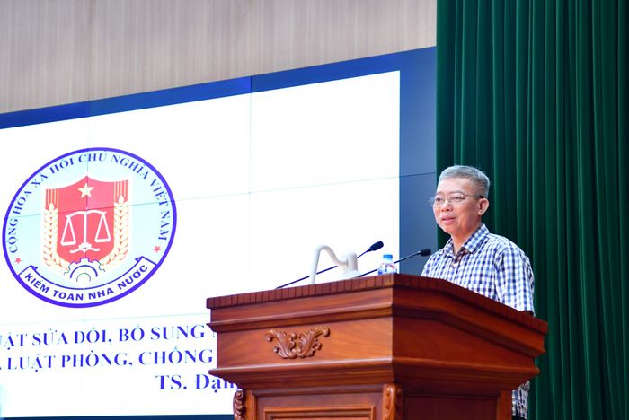 TS. Đặng Văn Hải - Phó Vụ trưởng Vụ Pháp chế trao đổi tại Hội nghị. Ảnh: Đ. KHOA