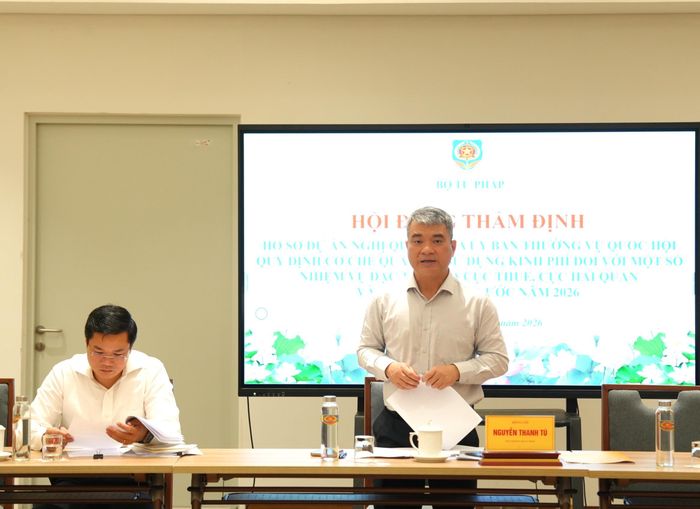 Thứ trưởng Bộ Tư pháp Nguyễn Thanh Tú chủ trì Hội đồng thẩm định. Ảnh: BTP