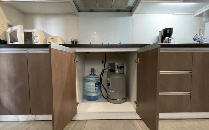 Đặt bình gas ngay dưới bếp có thực sự an toàn?