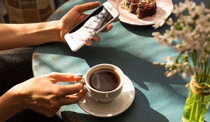 Cà phê còn có tác dụng kích thích nhu động ruột. Ảnh minh họa