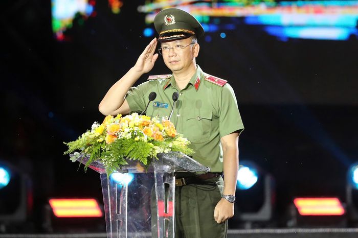 Thiếu tướng Phạm Kim Đĩnh, Cục trưởng Cục Công tác chính trị phát biểu tại lễ khai mạc