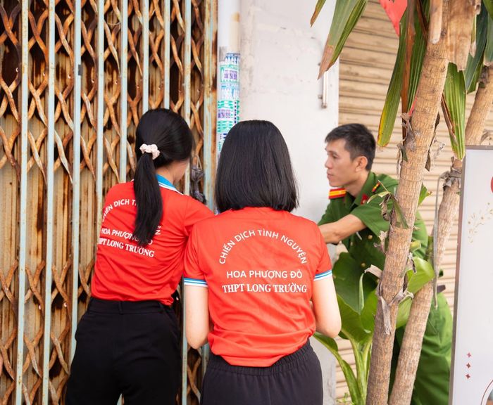 CAP.Long Trường phối hợp với các lực lượng xóa "quảng cáo bẩn", giữ gìn mỹ quan đô thị