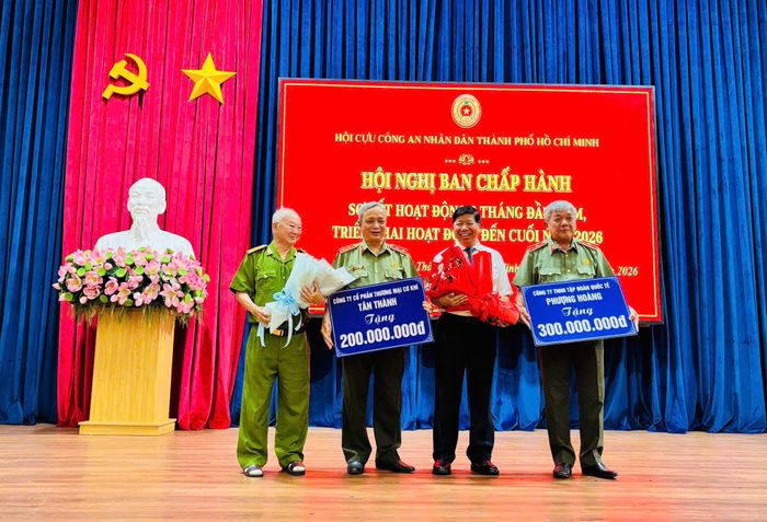 Các đơn vị tặng kinh phí hoạt động cho Hội