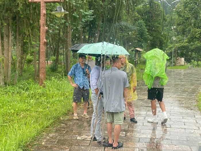 Hậu trường làm phim "Tận hiến"