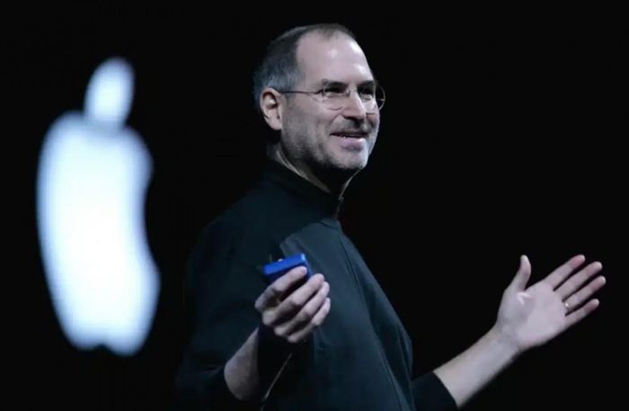 Steve Jobs (1955-2011) là doanh nhân, nhà sáng chế người Mỹ, đồng sáng lập hãng Apple. (Ảnh: CNBC)