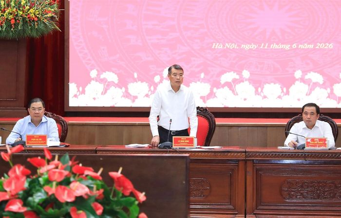 Thủ tướng Chính phủ Lê Minh Hưng phát biểu quán triệt các nội dung làm việc với Ban Thường vụ Thành ủy Hà Nội. Ảnh: Quang Thái