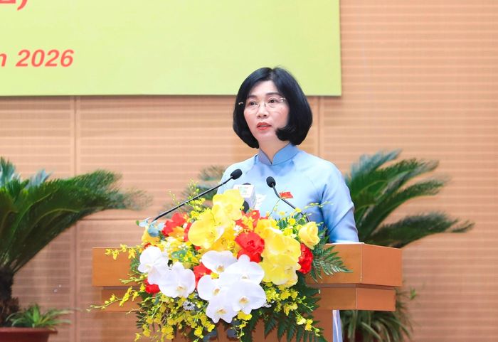 Phó Bí thư Thành ủy, Chủ tịch HĐND thành phố Hà Nội Phùng Thị Hồng Hà phát biểu khai mạc kỳ họp. Ảnh: Thành Thái