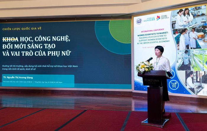 TS. Nguyễn Thị Hương Giang trao đổi về hệ sinh thái khoa học, công nghệ và đổi mới sáng tạo.