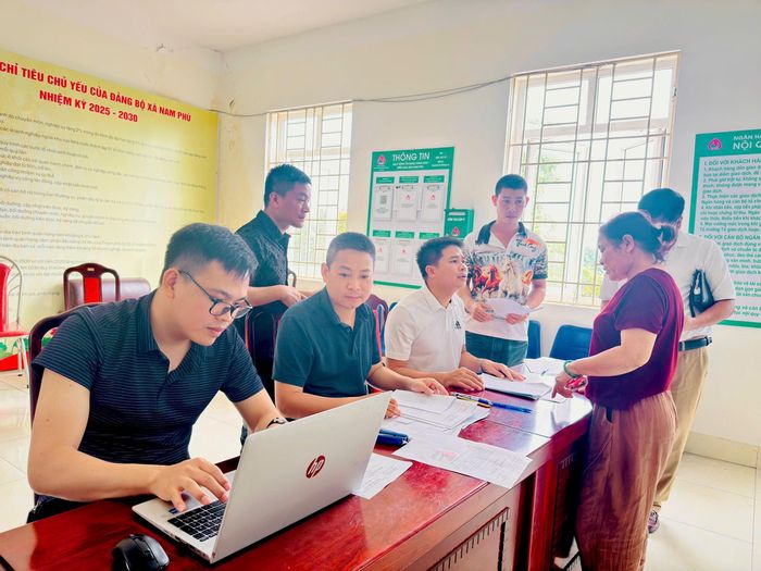 Ngoài các chính sách bồi thường đối với đất và tài sản hợp pháp, người dân còn được xem xét hỗ trợ chuyển đổi nghề nghiệp, tạo việc làm. Ảnh: Phương Xuyến