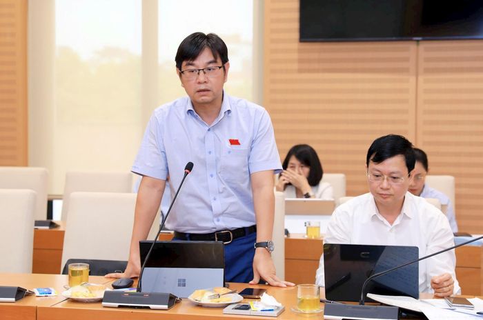 Đại biểu Nguyễn Văn Thắng phát biểu thảo luận. Ảnh: Thành Thái