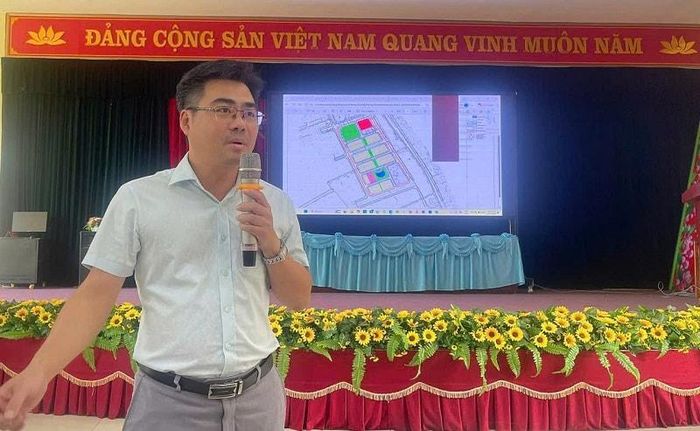 Tại hội nghị, các đại biểu đã được thông tin về mục tiêu, quy mô đầu tư và tiến độ triển khai Dự án trục không gian Quốc lộ 1A gắn với chỉnh trang và tái thiết đô thị theo phương thức PPP đoạn từ đường Vành đai 1 đến nút giao Cầu Giẽ. Ảnh: PV