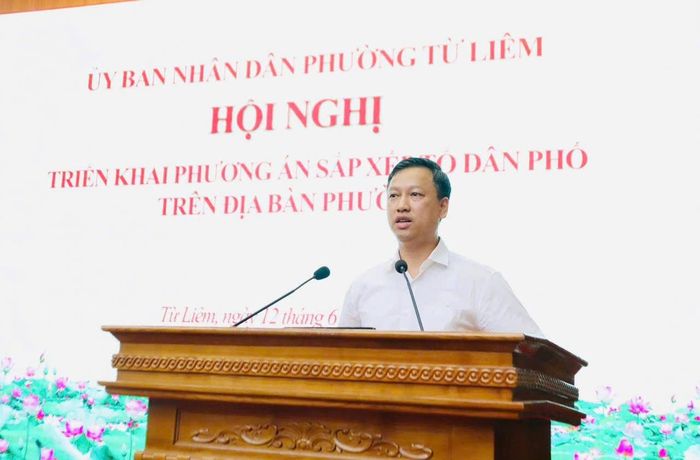 Phó Bí thư Thường trực Đảng ủy Từ Liêm Đỗ Khắc Đạo phát biểu chỉ đạo tại cuộc họp. Ảnh: PV