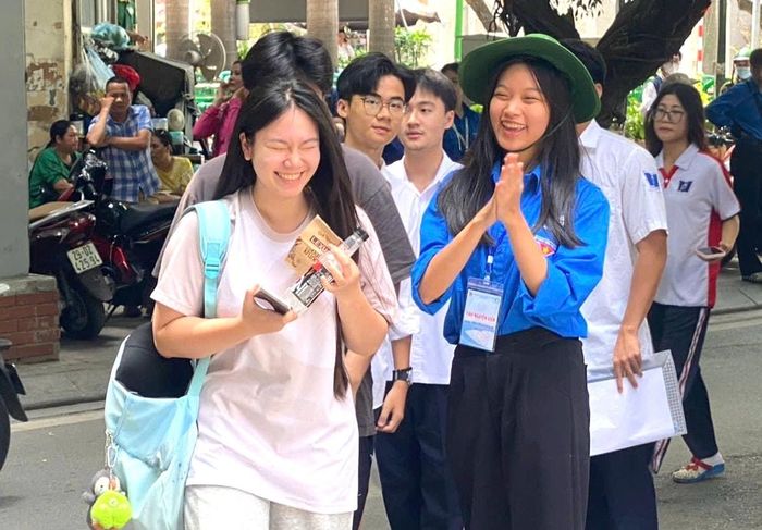 Những nụ cười tiếp thêm sức mạnh, sự tự tin. Ảnh: BH.