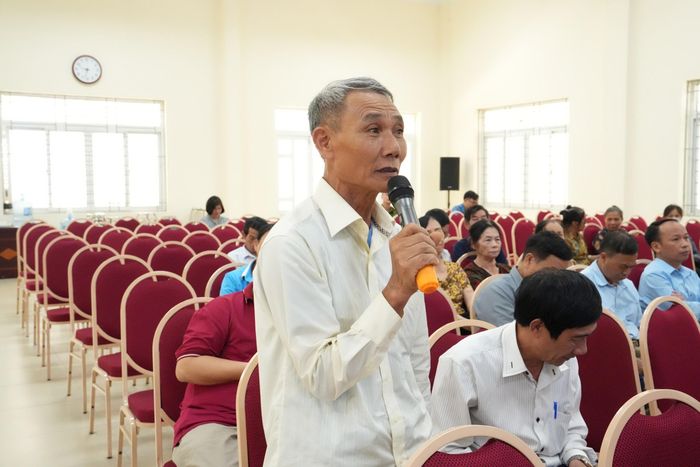 Cử tri bày tỏ ý kiến tại Hội nghị tiếp xúc cử tri trước kỳ họp thứ hai HĐND xã Thuận An (Tổ đại biểu số 6).