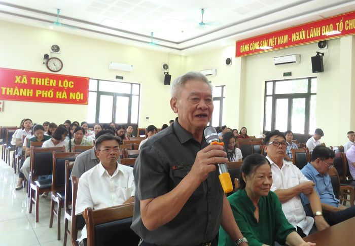 Nguyên lãnh đạo các địa phương trước sáp nhập nêu ý kiến tại hội nghị. Ảnh: Tú Linh