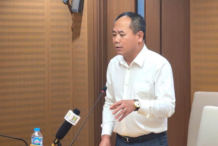 Đại biểu Nguyễn Thanh Tùng lý giải việc đề xuất xử phạt trật tự đô thị lên gấp 2 lần. Ảnh: TT