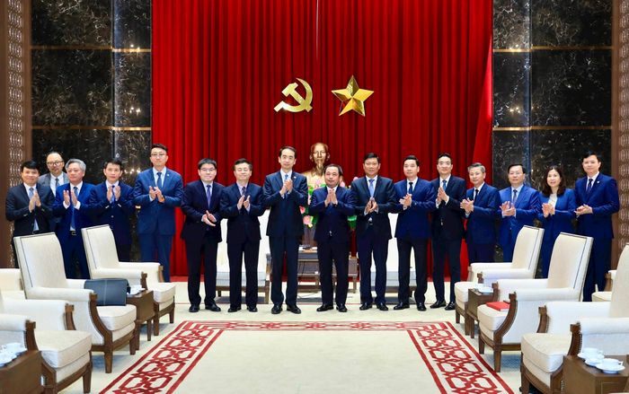 Các đại biểu tham dự buổi làm việc. Ảnh: Quang Thái
