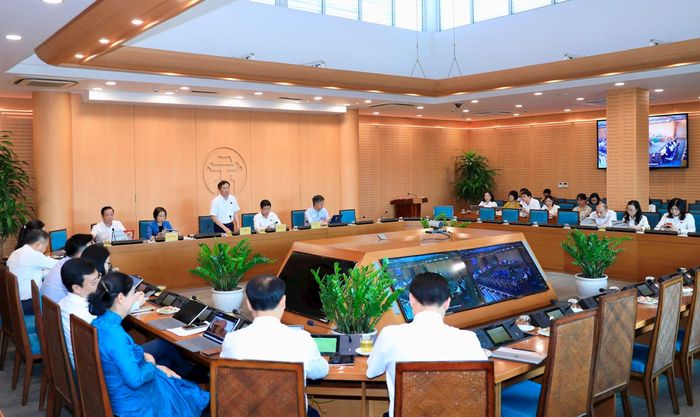 Quang cảnh thảo luận tại tổ 2 chiều 12-6. Ảnh: Thành Thái