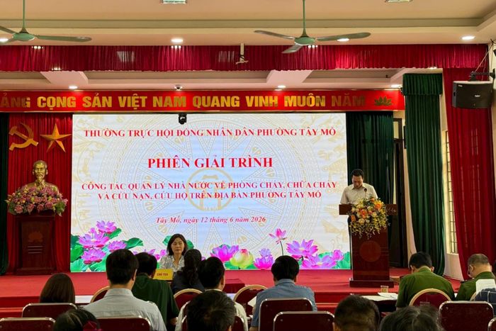 HĐND phường Tây Mỗ tổ chức phiên giải trình về công tác quản lý nhà nước về PCCC và CNCH. Ảnh: PV
