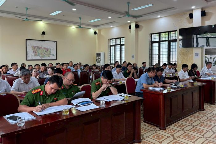 Quang cảnh phiên giải trình. Ảnh: PV