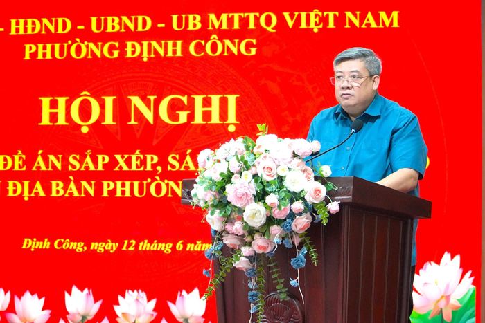 Bí thư Đảng ủy phường Định Công Nguyễn Quang Trung phát biểu chỉ đạo tại hội nghị. Ảnh: Huy Hoàng