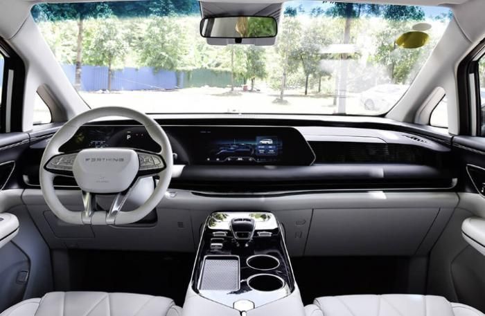 Forthing Xinghai V9 sử dụng hệ thống truyền động Mach Hybrid