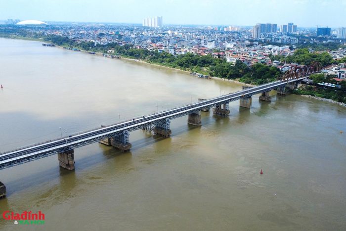 Dự án đầu tư xây dựng Trục đại lộ cảnh quan sông Hồng đi qua địa bàn 16 xã, phường tại Hà Nội.