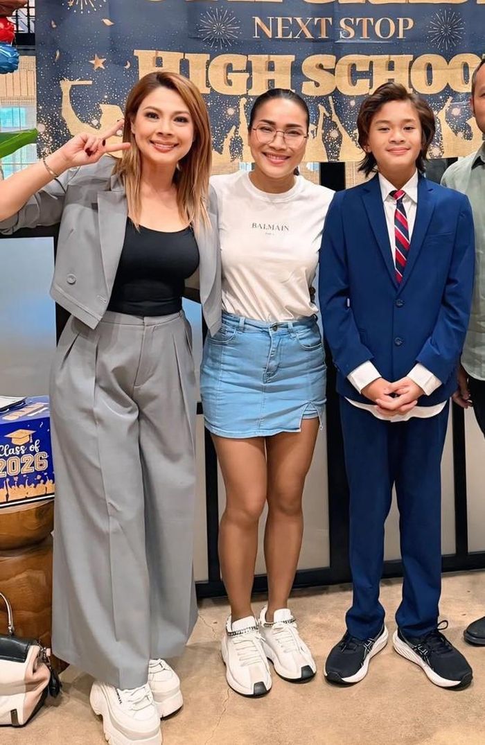 Nhiều bạn bè thân thiết ở Mỹ của Thanh Thảo như: Hồng Ngọc, Hiền Mai,... đến chúc mừng..