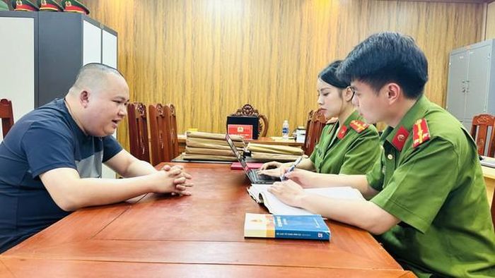 Đối tượng Lê Tuấn Anh làm việc với cơ quan điều tra.