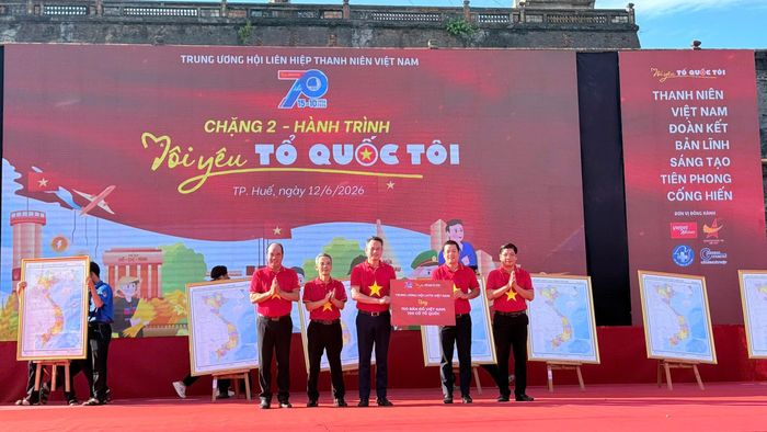 Trung ương Hội Liên hiệp Thanh niên Việt Nam cùng các đơn vị đồng hành trao tặng nhiều công trình, phần việc thanh niên và nguồn lực an sinh xã hội với tổng trị giá hơn 700 triệu đồng trong khuôn khổ chương trình.