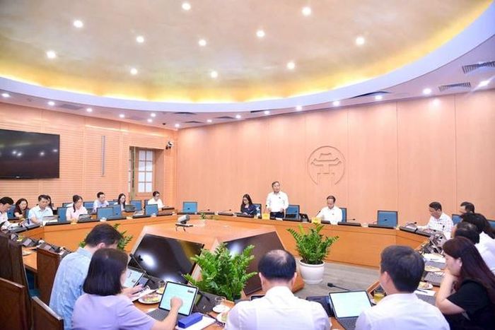 Quang cảnh phiên thảo luận tổ tại kỳ họp thứ tư HĐND TP Hà Nội chiều 12/6.
