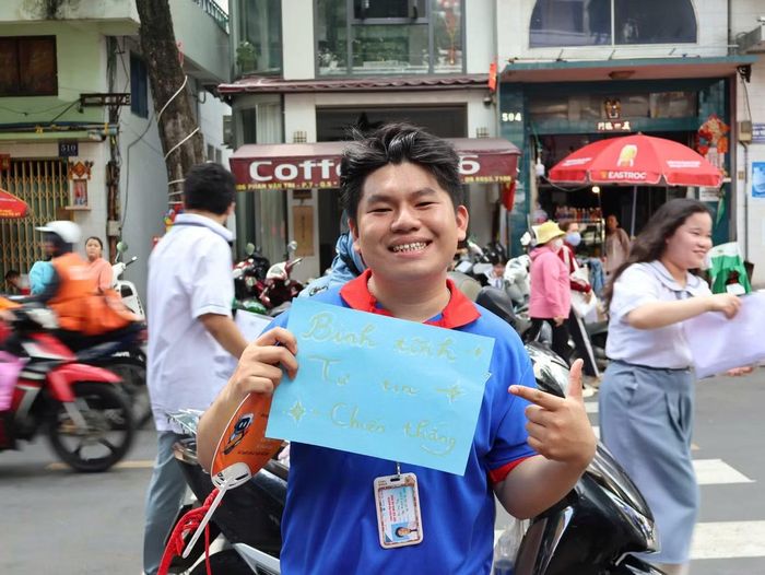 “Mình cảm thấy rất tự hào và hạnh phúc, dù chỉ đồng hành với các em trong một khoảng thời gian ngắn” - Quang Trung nói. Ảnh: NVCC.