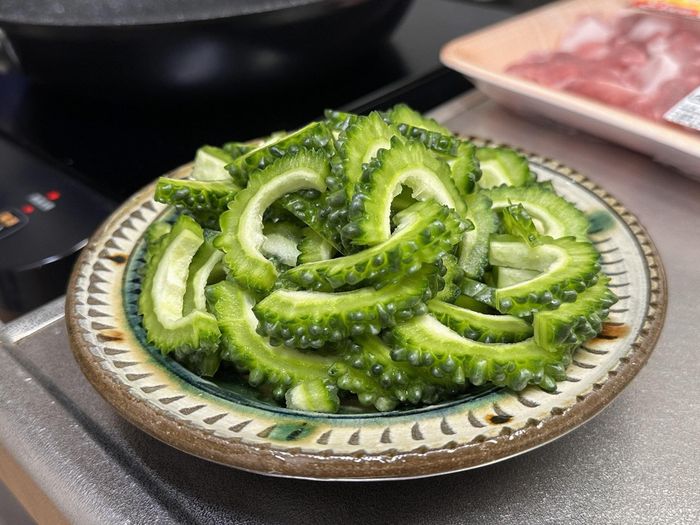  Mướp đắng là một trong những loại rau củ mùa hè rất tốt cho những người dễ gặp tình trạng nóng trong. Ảnh: QQ. 