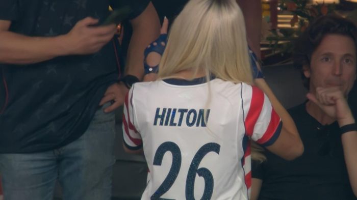  Paris Hilton tỏ ra tiếc nuối trước cơ hội bị bỏ lỡ của tuyển Mỹ. Ảnh: Paris Hilton. 