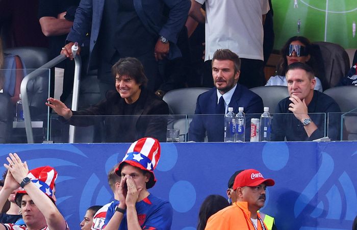  Nam tài tử Tom Cruise và cựu danh thủ David Beckham cũng đến dự khán trận đấu. Ảnh: Reuters. 